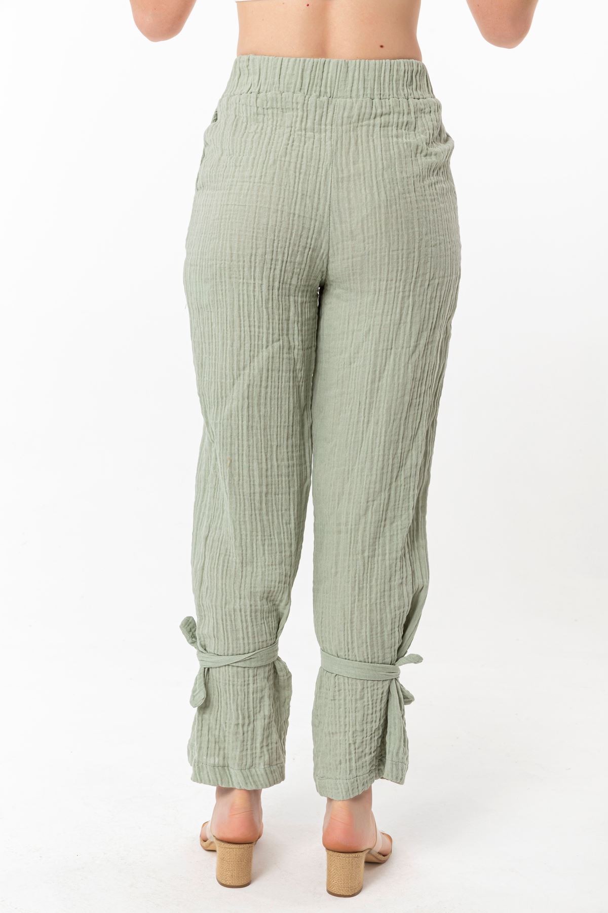 Müslin Kumaş Rahat Kalıp Bürümcük Paça Detaylı Kadın Pantolon-Mint