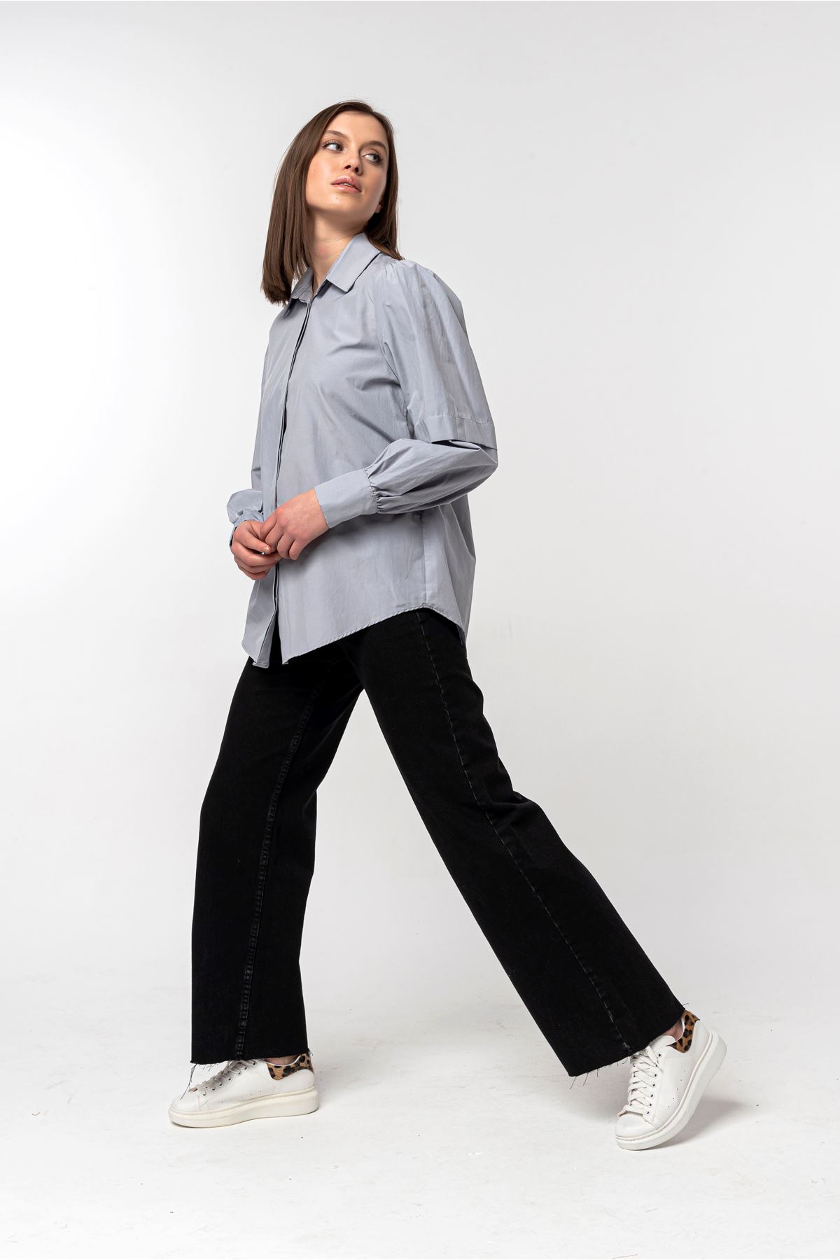 Мягкий ткань отложной воротник оверсайз / женская рубашка - Серый