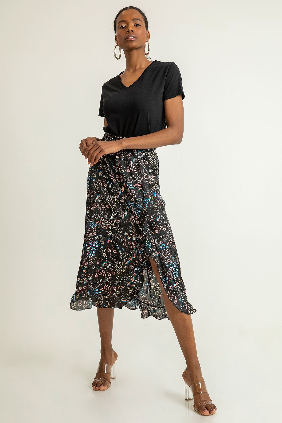 шифон ткань широкая цветочный принтЖенская юбка с воланами - Чёрный