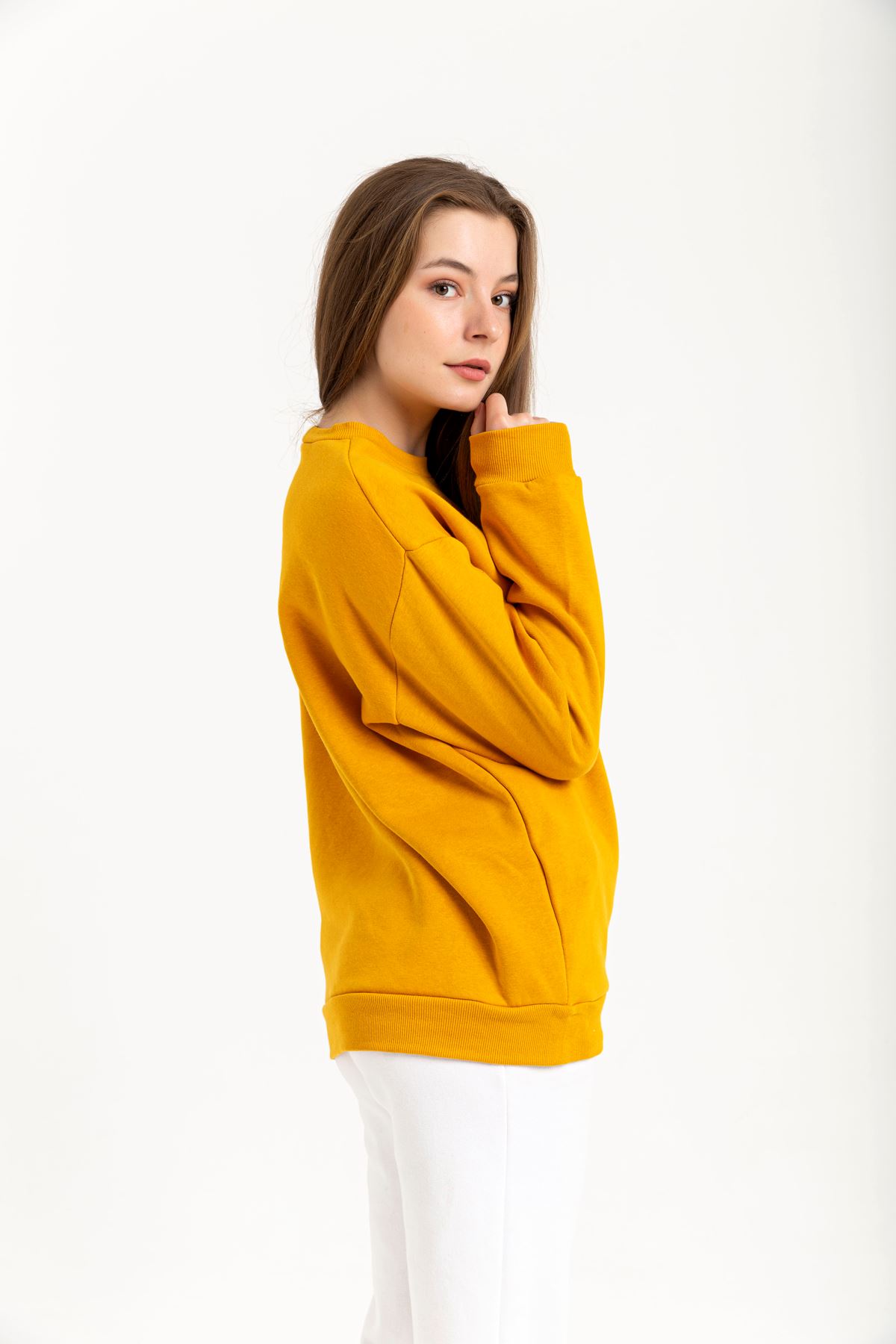 Şardonlu 3 İplik Kumaş Uzun Kol Basen Boy Yazılı Kadın Sweatshirt-Hardal