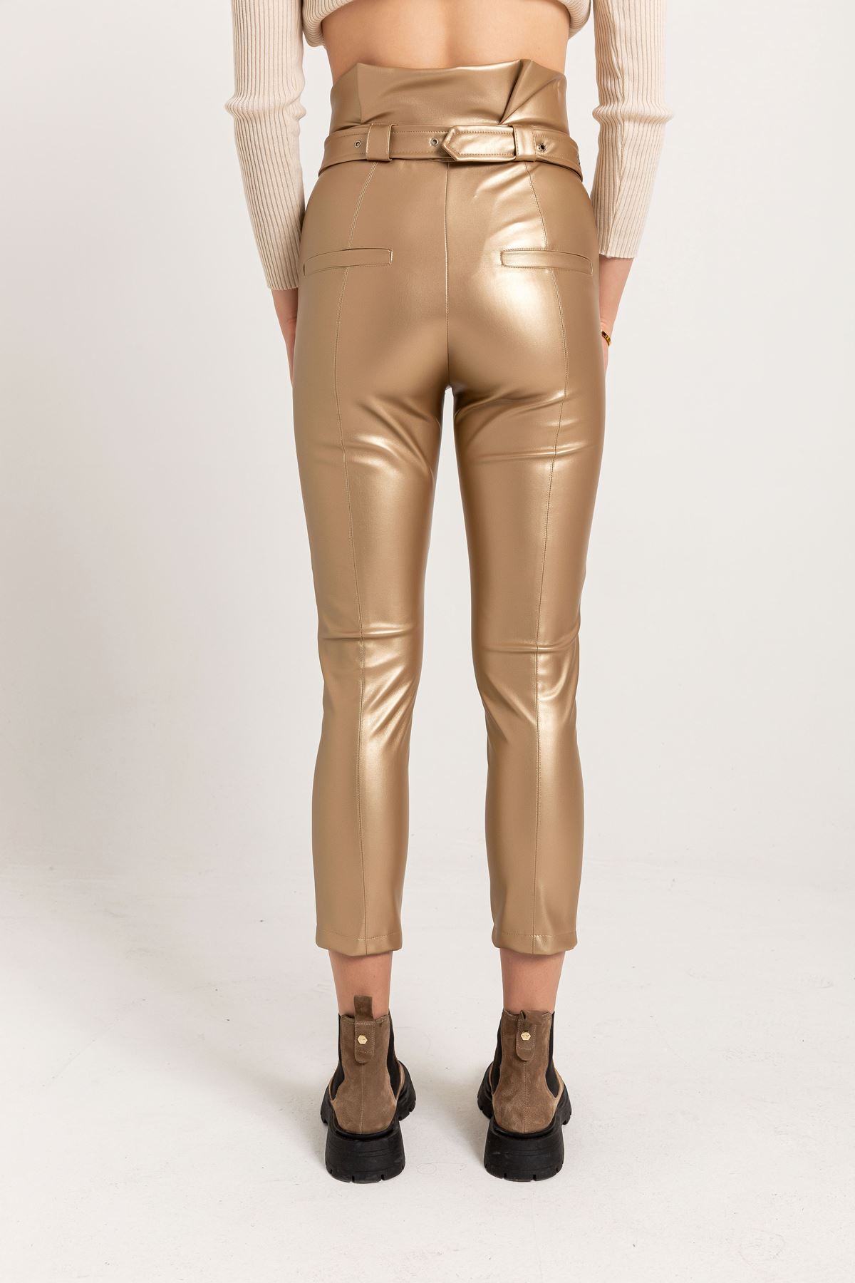 Deri Kumaş Dar Kalıp Yüksel Bel Kemerli Kadın Pantolon-Gold