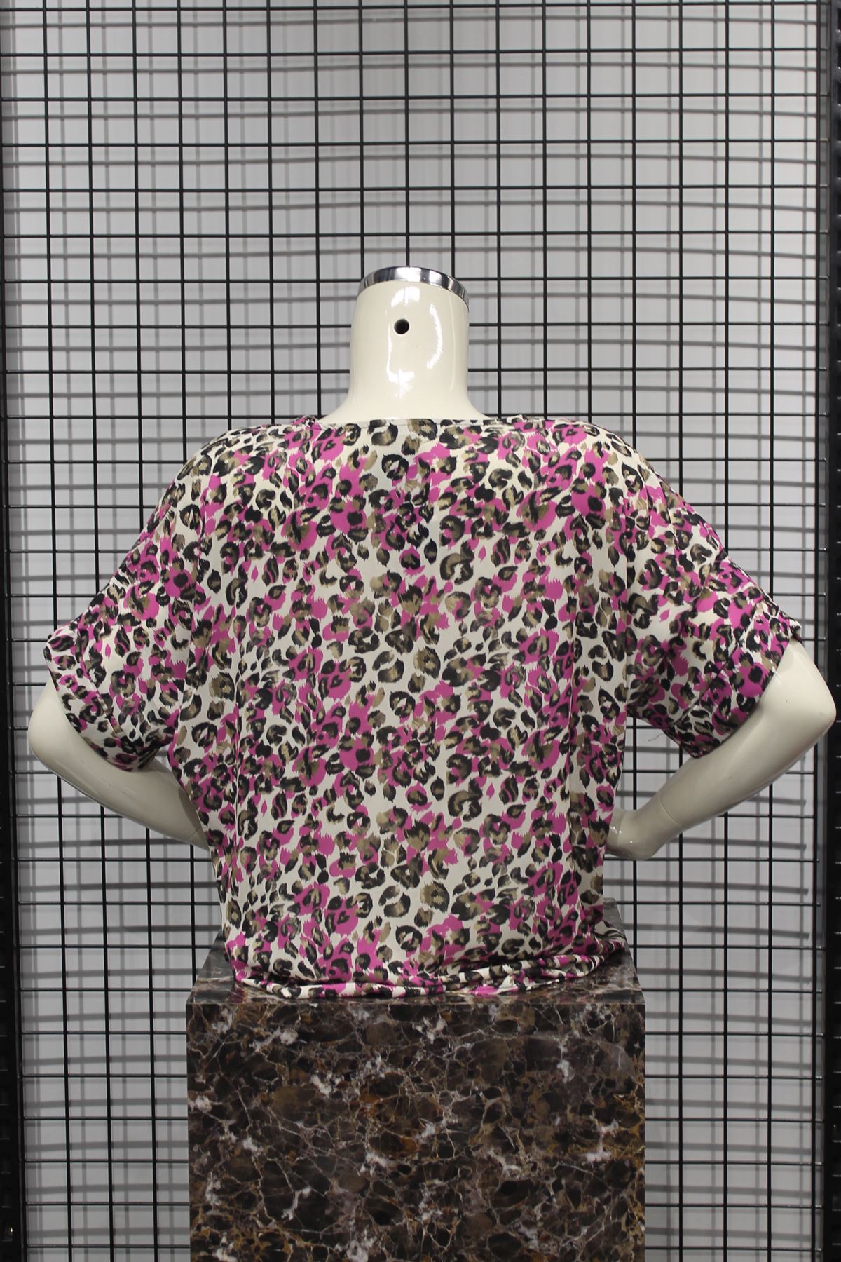 Jesica Blouse Short Sleeve V-Neck Oversize Leopard Print Blouse - Fuchıa