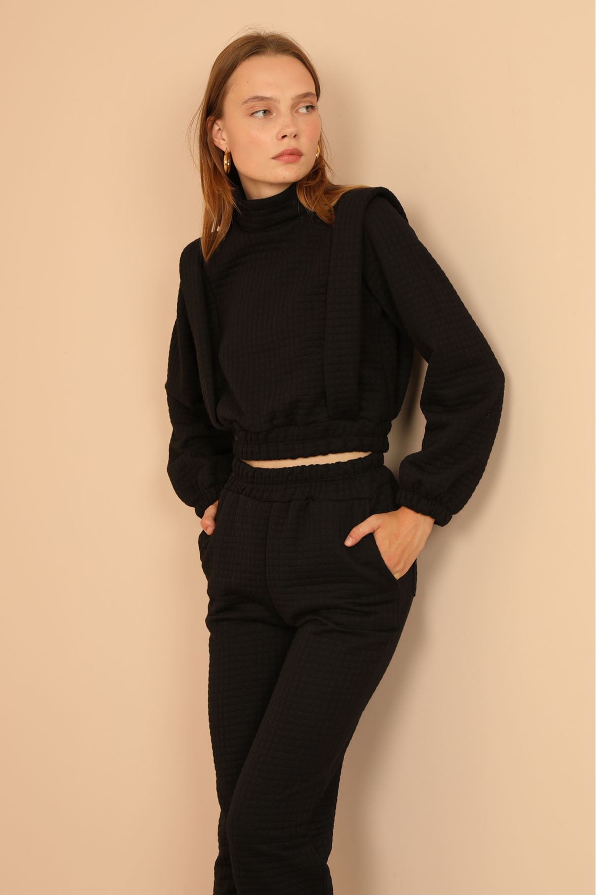 Quilted Fabric Long Sleeve Roll Neck Long Detailed Shoulder Women'S Set - Black