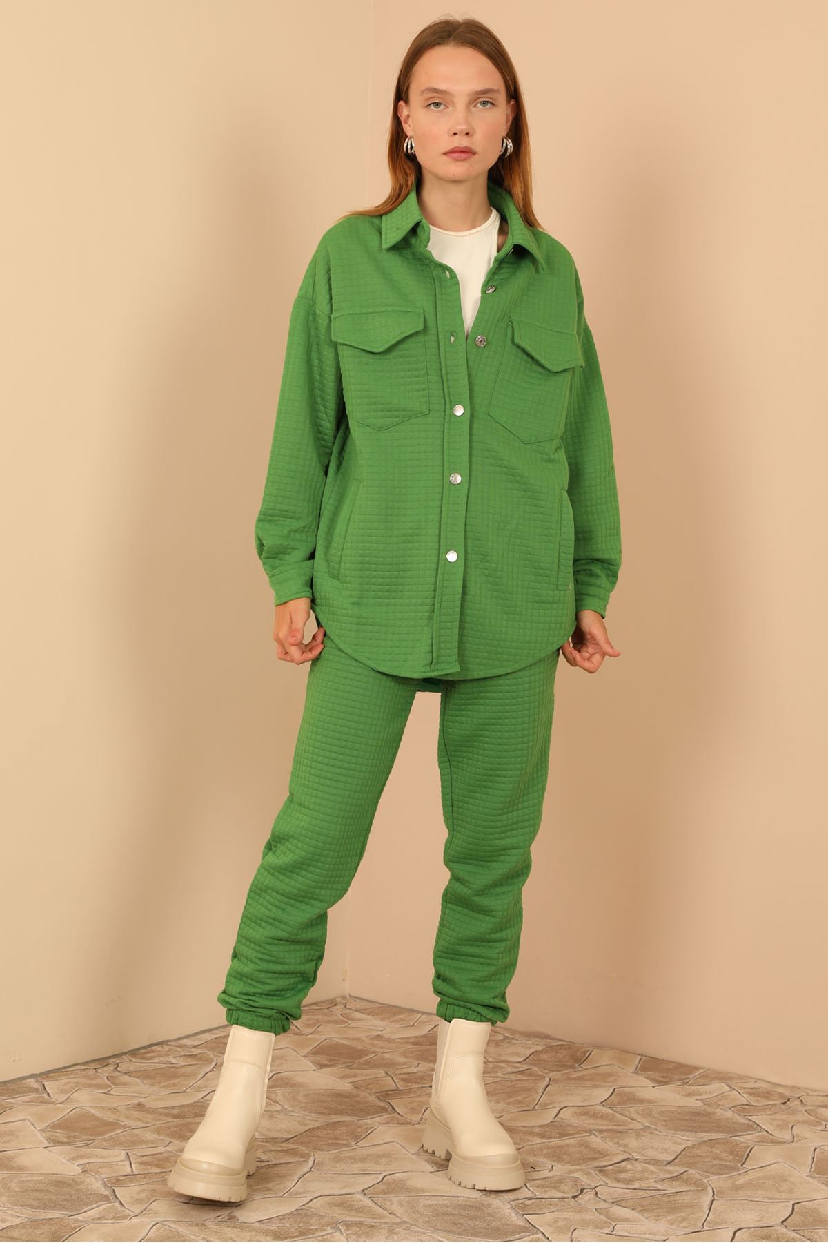 Kapitone Kumaş Paçası Lastikli Kadın Pantolon-Yeşil
