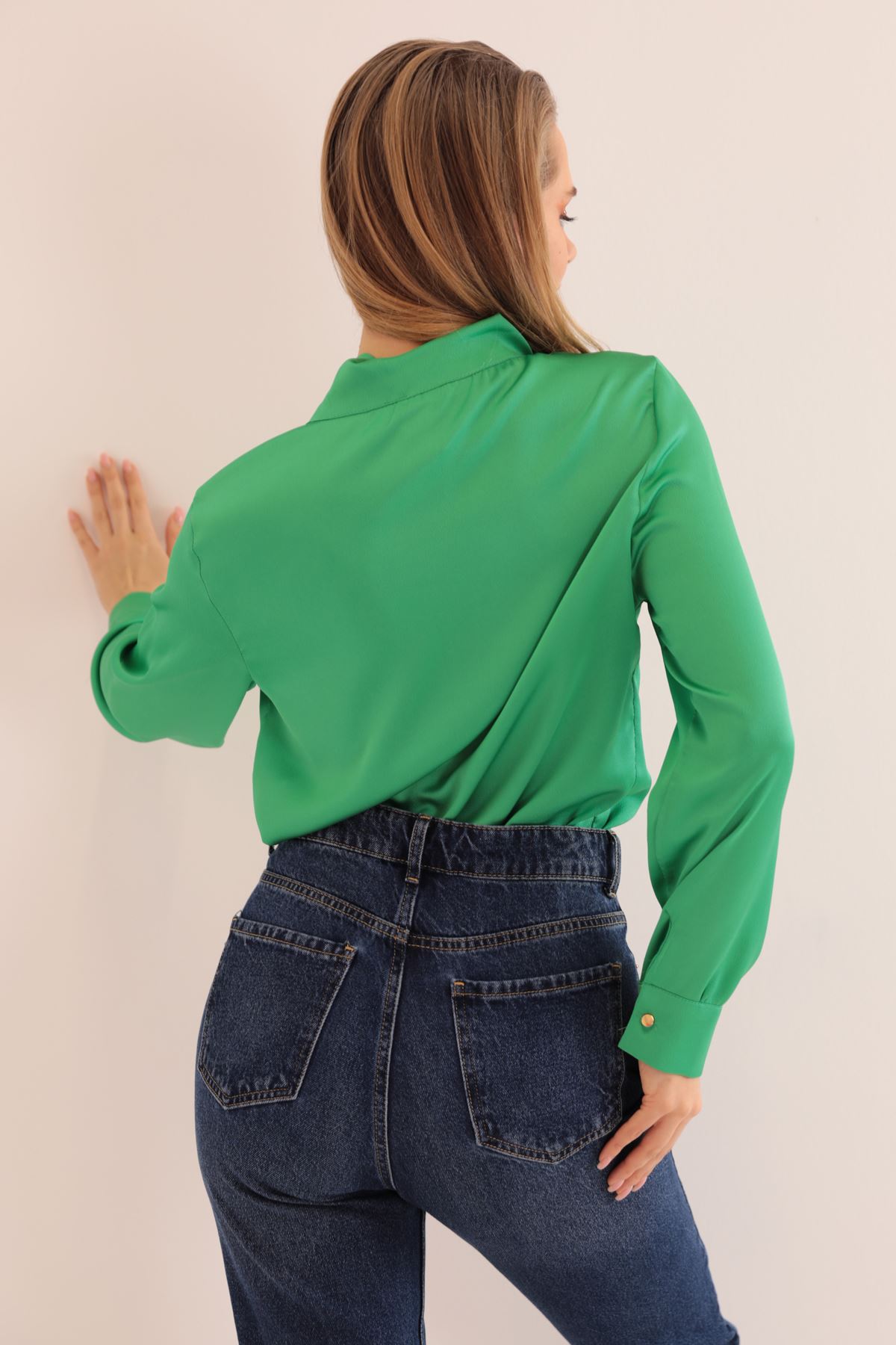 Женская рубашка Kobe из атласной ткани с воротником-стойкой на пуговицах-Зелёный