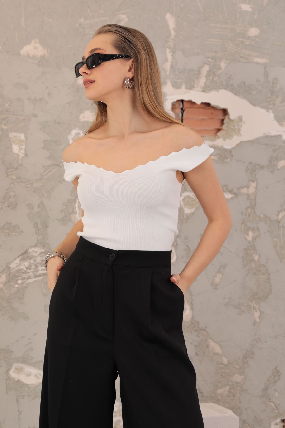 Knitwear Fabric Stair Collar Women's Blouse-White