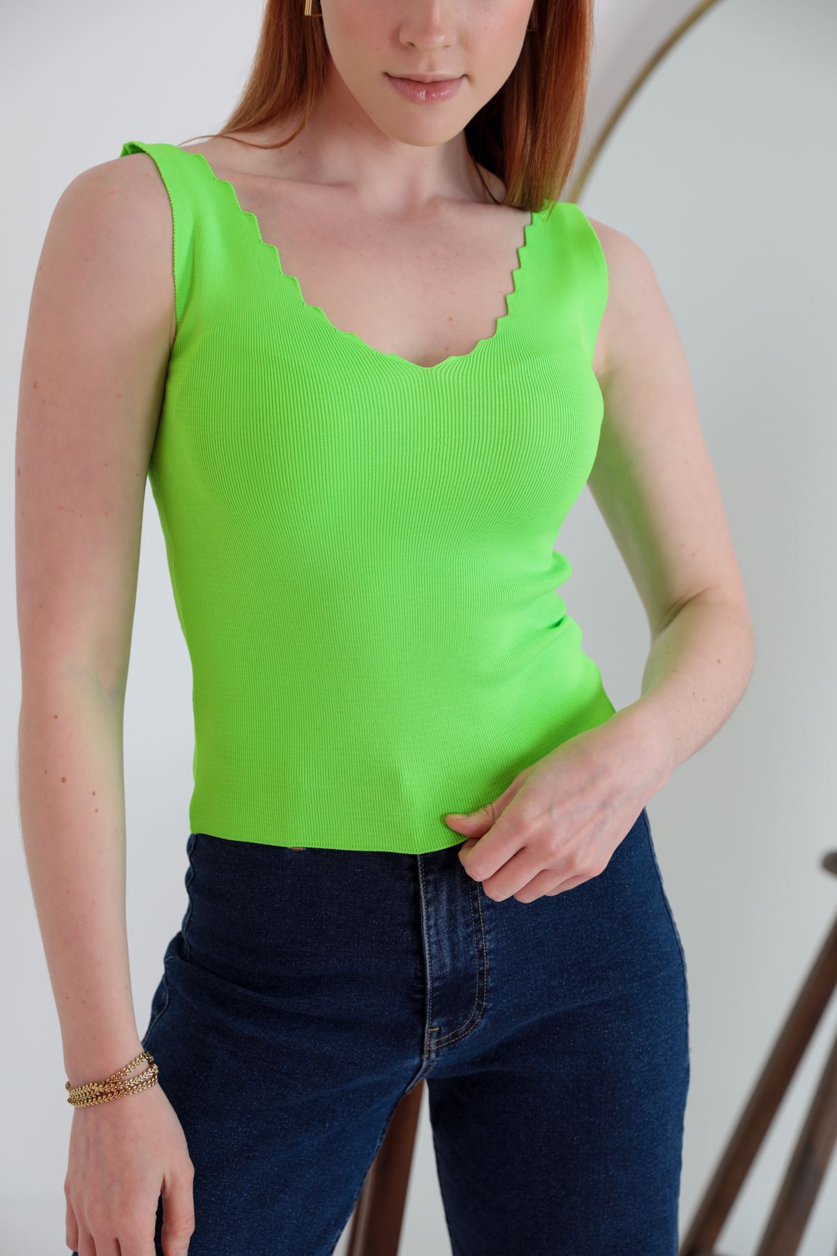 Triko Kumaş Merdiven Yaka Kadın Bluz-Neon Yeşil