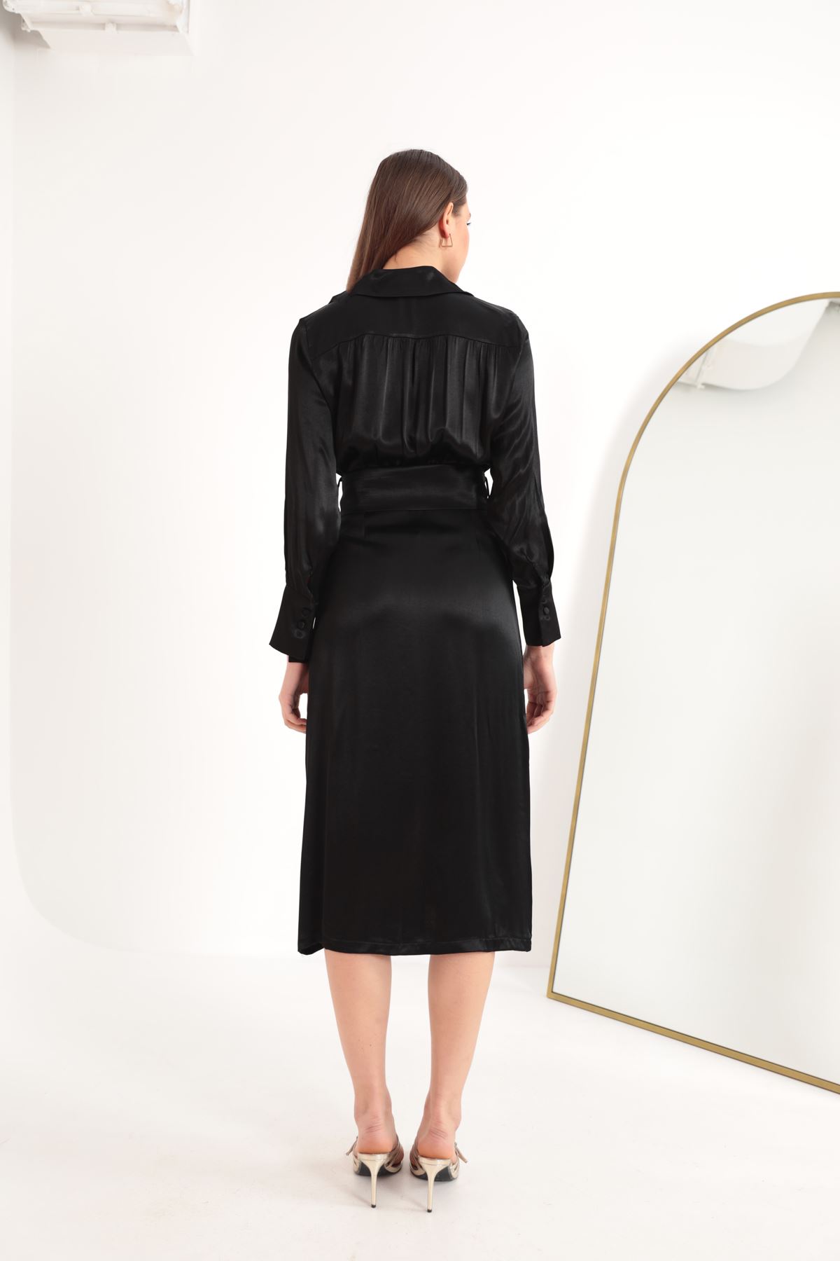 Saten Kumaş Düğme Detay Geniş Manşet Midi Kadın Elbise-Siyah