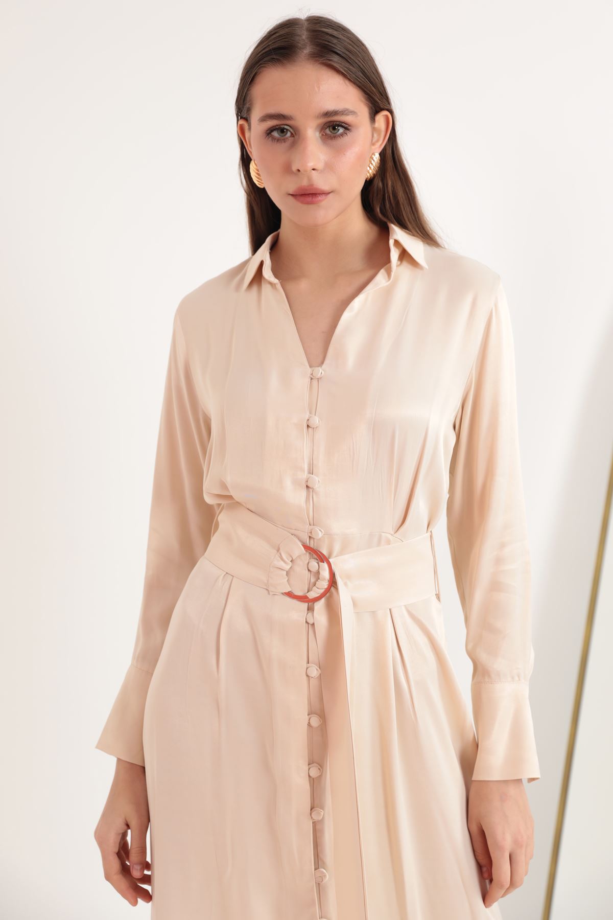 Saten Kumaş Düğme Detay Geniş Manşet Midi Kadın Elbise-Bej