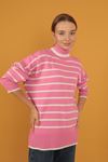 Женский свитер в полоску с водолазкой-Розовый
