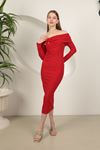 فستان إكسسوار بياقة مادونا من قماش الكريب-أحمر